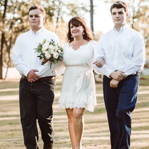 Meet your Posher, Holli - Picture 2 of 4